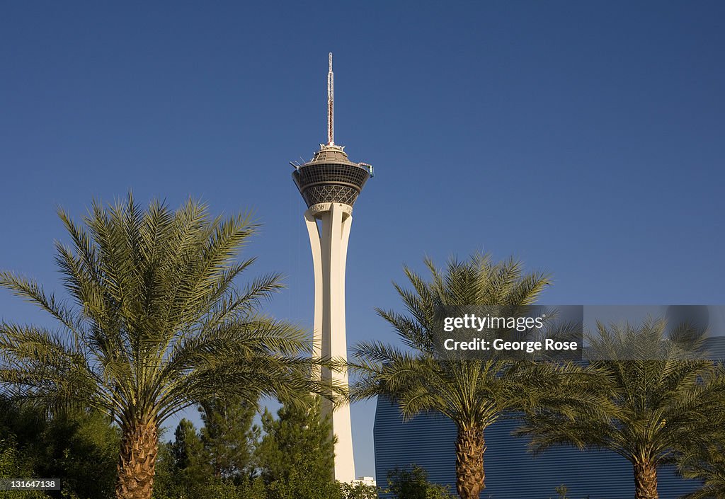 Las Vegas Struggles to Gain Economic Footing