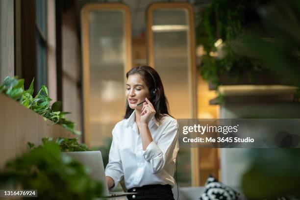 young women call center support and service customer - headset imagens e fotografias de stock