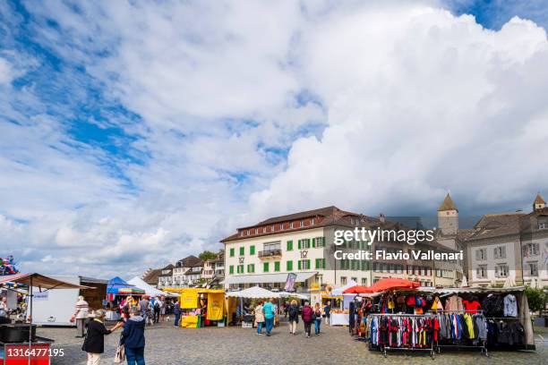 schweiz - rapperswil-jona, fischmarktplatz - rapperswil stock-fotos und bilder