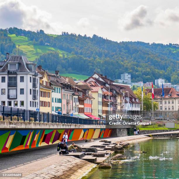 zug, de oever van het meer - zwitserland - lake zug stockfoto's en -beelden