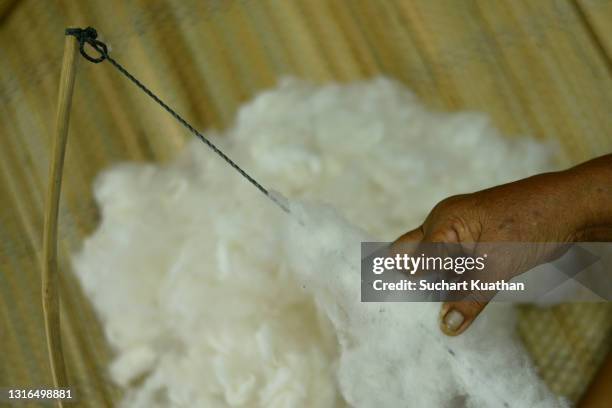 Intraditional Fluff Fluff Texture Photos and Premium High Res Pictures - Getty Images