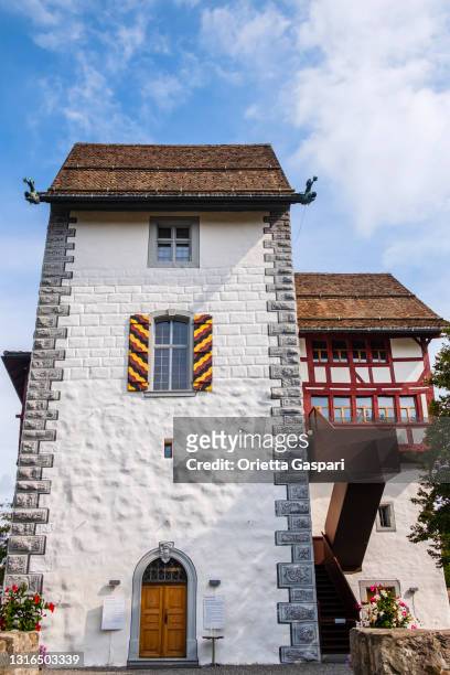 castillo de zug - suiza - zug fotografías e imágenes de stock
