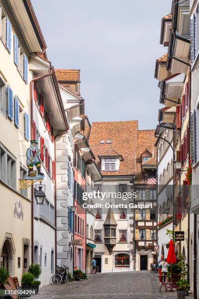 zug, el casco antiguo - suiza - zug fotografías e imágenes de stock