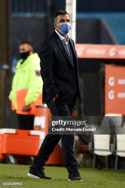 Juan Antonio Pizzi head coach of Racing Club looks on during a match between Racing Club and Sao Paulo as part of Group E of Copa CONMEBOL...