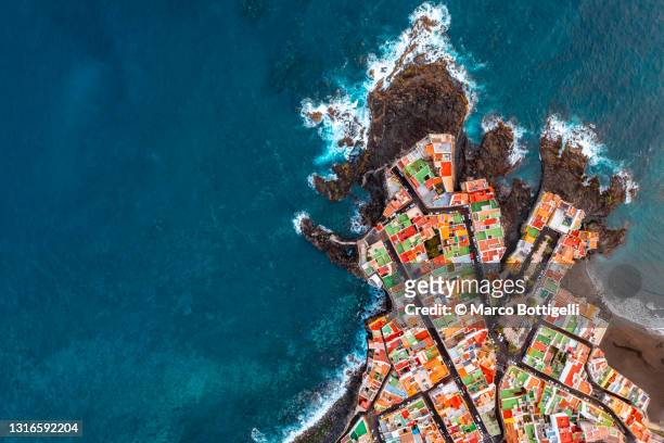 aerial view of colorful houses - canary islands 個照片及圖片檔