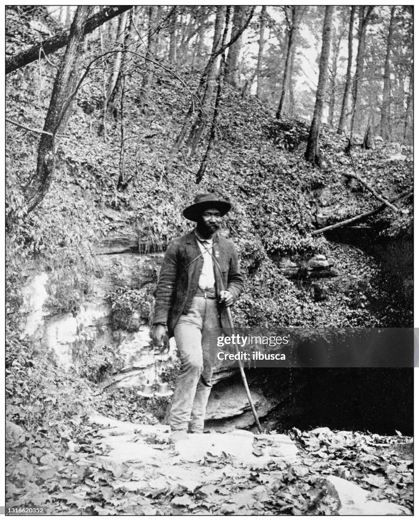 Antique black and white photograph of American landmarks: Entrance to Mammoth Cave, Kentucky
