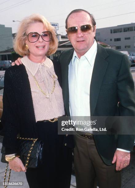 Bob Newhart and wife Ginny Newhart attend Superbowl Party at Chasen's Restaurant in Beverly Hills, California on January 22, 1989.