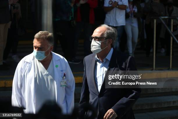 The PSOE candidate for the Presidency of the Community of Madrid, Angel Gabilondo , accompanied by his doctor, as he leaves the Ramon y Cajal...