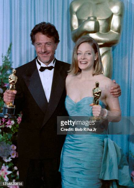 Oscar winners Jodie Foster and Dustin Hoffman backstage at the 61st Annual Academy Awards Show at the Shrine Auditorium, March 29, 1989 in Los...