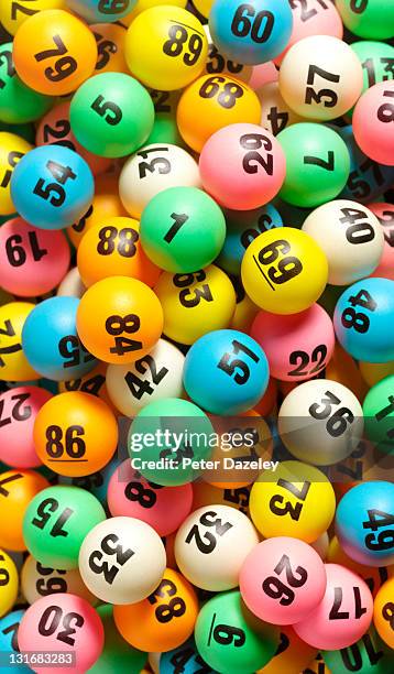 lottery balls - loterij stockfoto's en -beelden