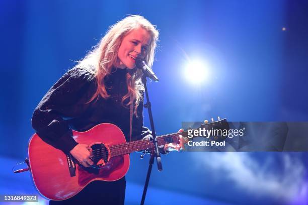 Ilse DeLange performs on stage during the 9th show of the 14th season of the television competition "Let's Dance" on May 07, 2021 in Cologne, Germany.