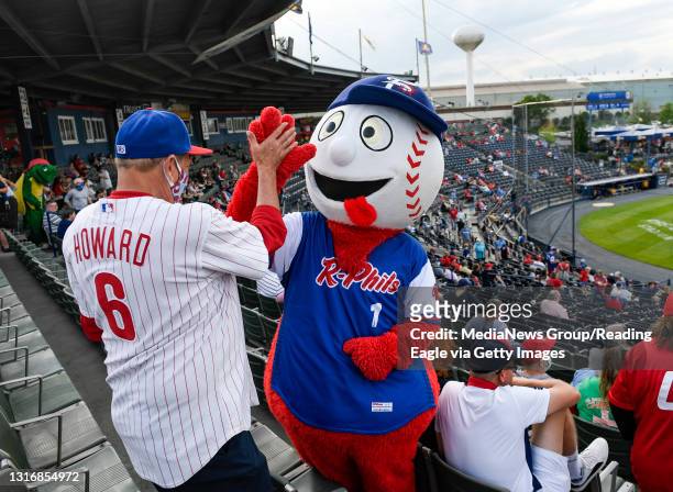 Edward Griffith high-fives Reading Fightin Phils mascot Screwball. News  Photo - Getty Images