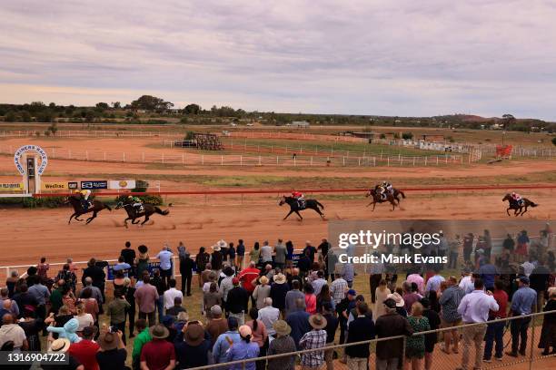 Cobar Races Australian Zinc Photos and Premium High Res Pictures - Getty Images