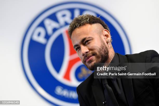 Neymar Jr signs a contract extension with Paris Saint-Germain until 2025 on May 08, 2021 in Boulogne-Billancourt, France.