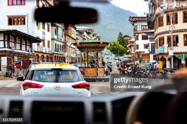 street scene, thimphu, bhutan, daylight - himalaya building stock pictures, royalty-free photos & images