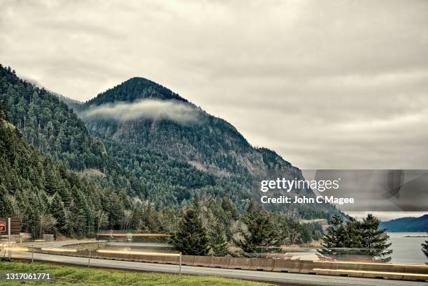 columbia river curves - cena de estado imagens e fotografias de stock