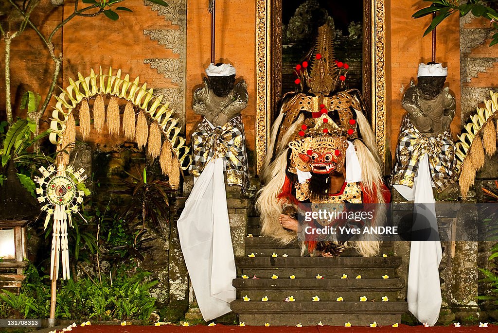 Bali dancers in Ubud