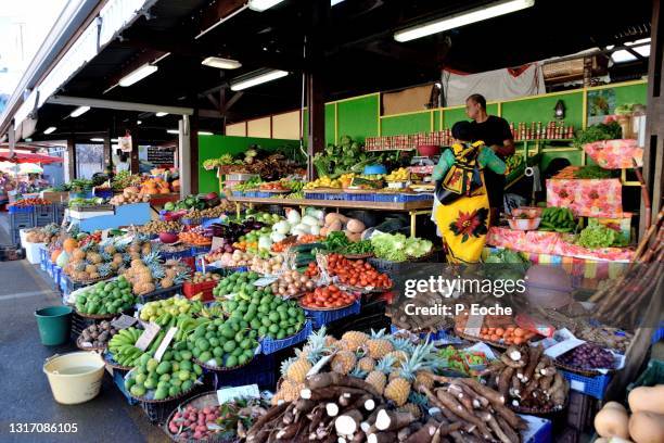 reunion island, saint-denis, the small market town center - saint denis de la reunión fotografías e imágenes de stock