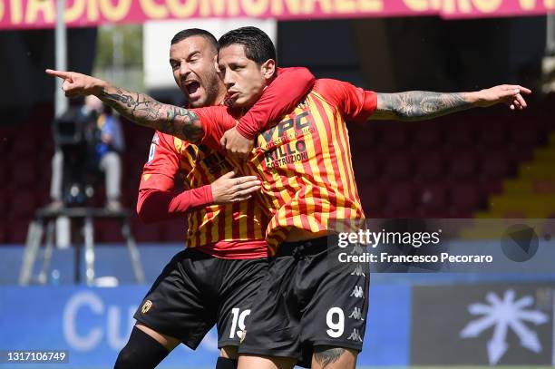 Gianluca Lapadula of Benevento Calcio celebrates after scoring the 1-1 goal during the Serie A match between Benevento Calcio and Cagliari Calcio at...