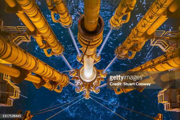 north sea oil and gas - oil and gas industry stock pictures, royalty-free photos & images
