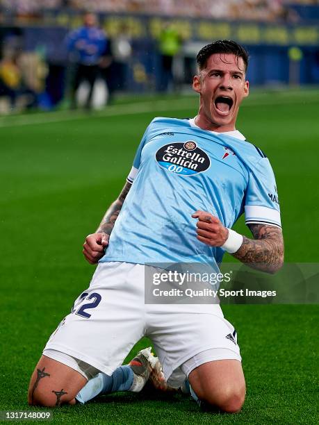 Santi Mina of RC Celta celebrates his team's first goal during the La Liga Santander match between Villarreal CF and RC Celta at Estadio de la...