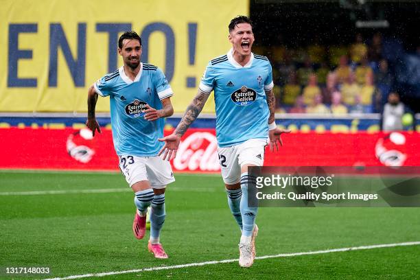 Santi Mina of RC Celta celebrates his team's second goal during the La Liga Santander match between Villarreal CF and RC Celta at Estadio de la...