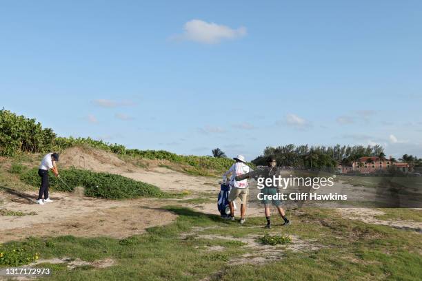 Joe Long of Team Great Britain and Ireland plays his shot on the 18th hole during Sunday singles matches on Day Two of The Walker Cup at Seminole...