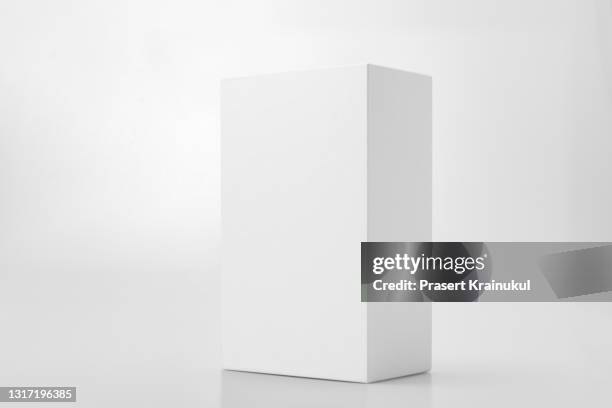 white rectangular box isolated on background - conditionnement photos et images de collection
