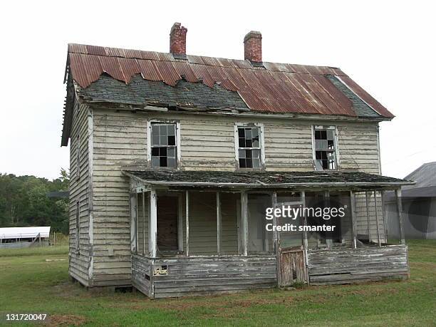 abandoned house - ugliness stock pictures, royalty-free photos & images