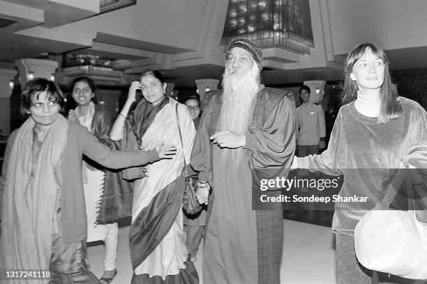 69 Osho Rajneesh Stock Photos High Res Pictures And Images Getty Images 69-osho-rajneesh-stock-photos-high-res-pictures-and-images-getty-images