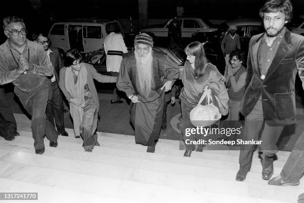 69 Osho Rajneesh Stock Photos High Res Pictures And Images Getty Images 69-osho-rajneesh-stock-photos-high-res-pictures-and-images-getty-images