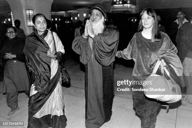 Osho Rajneesh Photos And Premium High Res Pictures Getty Images osho-rajneesh-photos-and-premium-high-res-pictures-getty-images