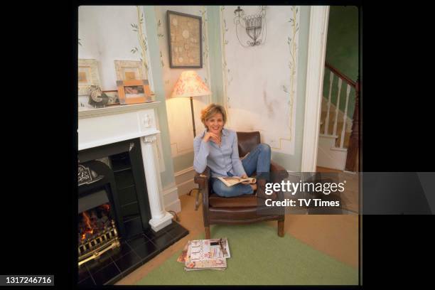 Television presenter Linda Barker photographed at home, circa 1998.