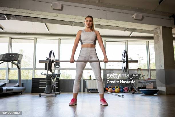 hard training with weights in gym - deadlift stock pictures, royalty-free photos & images