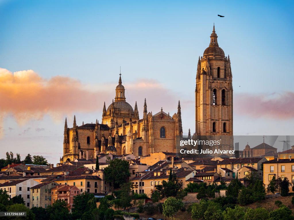 Catedral de Segovia al amanecer - Segovia Cathedral at sunrise