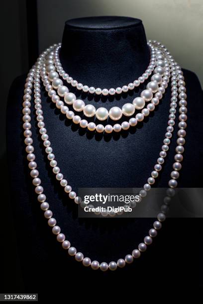 pearl necklace - pearl necklace stock pictures, royalty-free photos & images