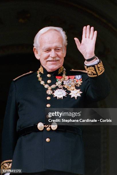 Prince Rainier III of Monaco poses at the Palace balcony during the Monaco National Day Celebrations on November 19, 1994 in Monte-Carlo, Monaco.