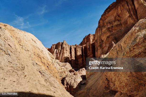 zabriskie-point-hiking - rocky point stock pictures, royalty-free photos & images