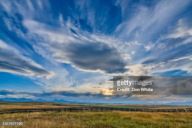 alberta canada countryside - alberta farm scene stock pictures, royalty-free photos & images