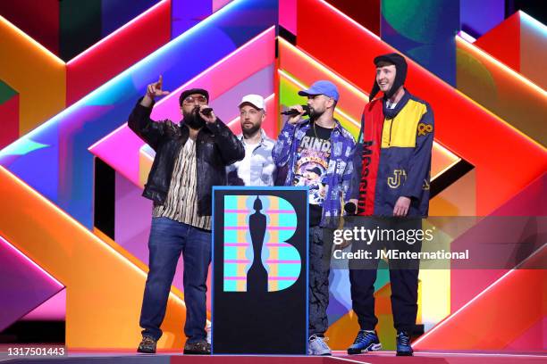 O2 Red Roses Asim Chudry Chabuddy G Photos and Premium High Res Pictures - Getty Images