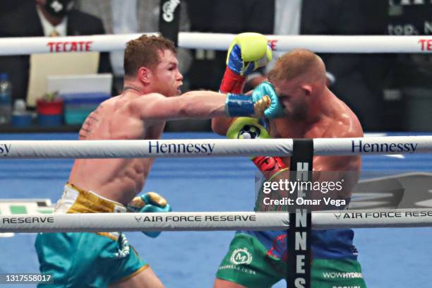 Saul Canelo Alvarez and Billy Joe Saunders fight during WBC, WBA Super, WBO and Ring Magazine World Super-Middleweight unification at AT&T Stadium on...