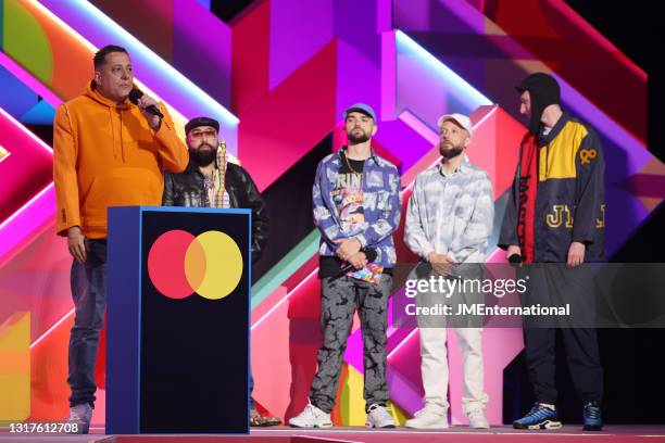 O2 Red Roses Asim Chudry 310 Allan Mustafa Photos & High Res Pictures - Getty Images