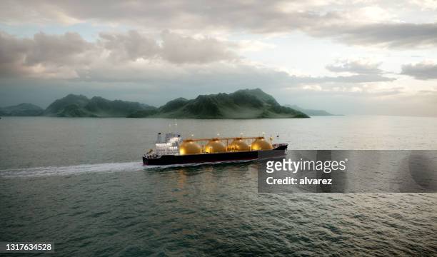 3d rendering gastanker segeln im ozean - ship stock-fotos und bilder