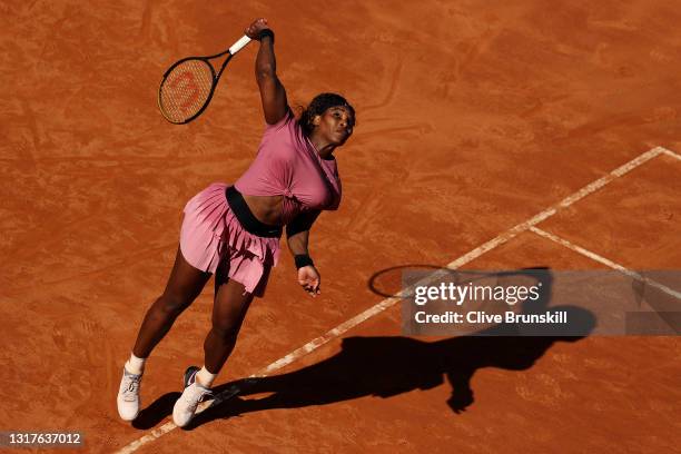 Serena Williams of USA serves on day 5 of the Internazionali BNL d’Italia match between Serena Williams of USA and Nadia Podoroska of Argentina at...