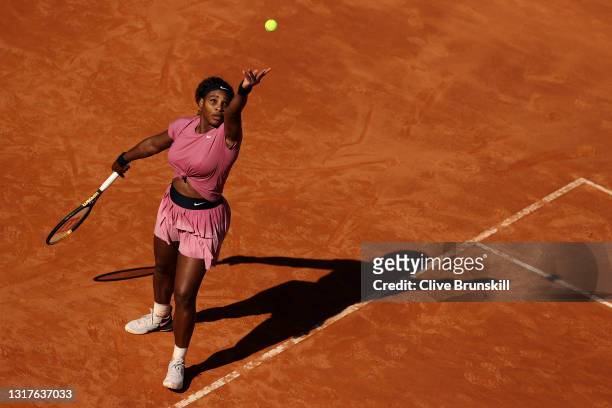 Serena Williams of USA serves on day 5 of the Internazionali BNL d’Italia match between Serena Williams of USA and Nadia Podoroska of Argentina at...