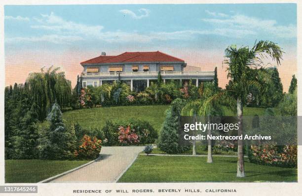 Vintage souvenir postcard published ca 1924 from the Homes of Movie Stars series, depicting bungalows, mansions and grand estates of Hollywood...