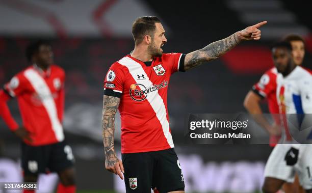 Danny Ings of Southampton points out during the Premier League match between Southampton and Crystal Palace at St Mary's Stadium on May 11, 2021 in...