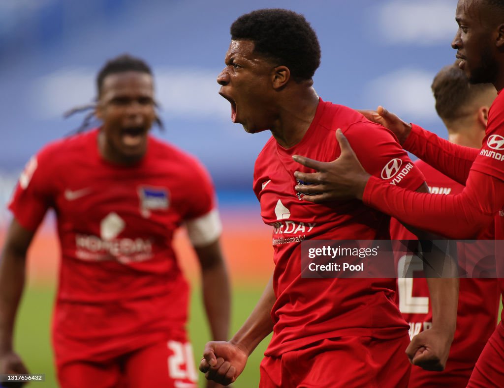 FC Schalke 04 v Hertha BSC - Bundesliga