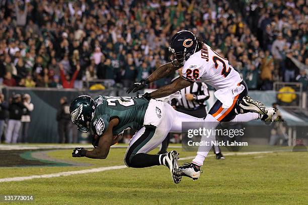 LeSean McCoy of the Philadelphia Eagles scores a touchdown against Tim Jennings of the Chicago Bears during the third quarter of the game at Lincoln...