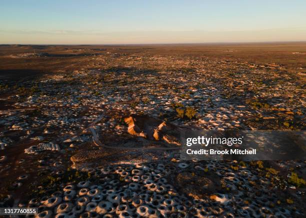Outback Cliffs 370 White Cliffs New South Wales Stock Photos, High-Res Pictures, and ...